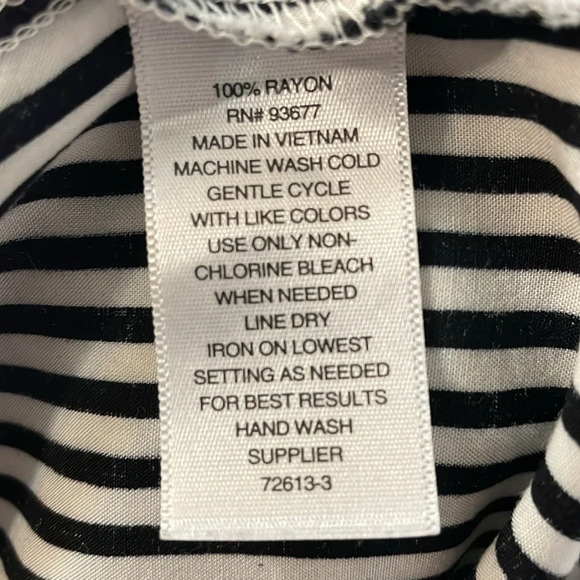 a.n.a Women’s XXL Black White Striped Sleeveless Button Down Tie Front Blouse - Picture 8 of 8